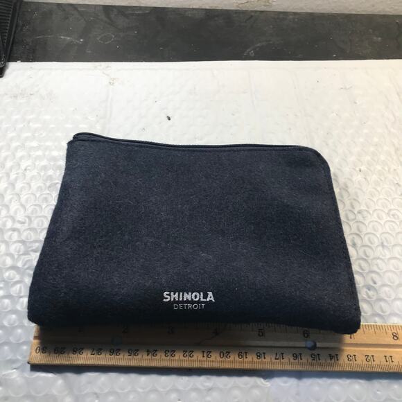 SHINOLA  DETROIT American Airlines Travel Case Blue Felt Zip Closure - Picture 4 of 7